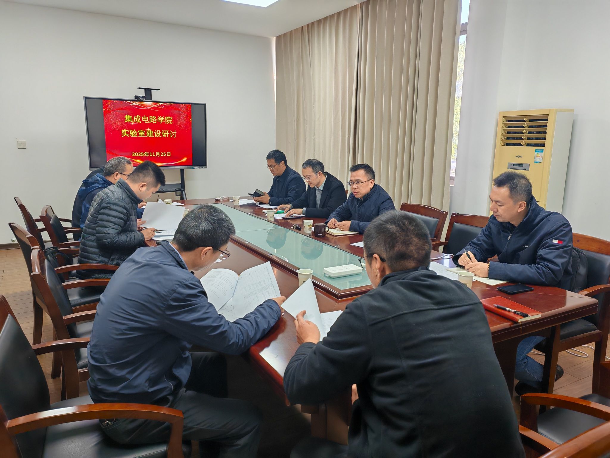 百家乐预测软件下载
召开集成电路实验室与展厅建设...